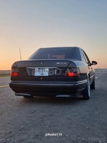 Mercedes E 250 1994, 165,495 km - 2.5 л - Bakı