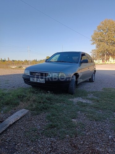 Opel Astra 1995, 525,481 km - 1.6 l - Qazax