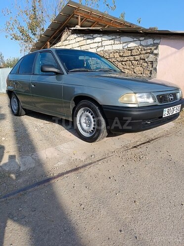 Opel Astra 1995, 525,481 km - 1.6 l - Qazax