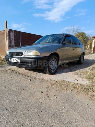 Opel Astra 1995, 525,481 km - 1.6 l - Qazax