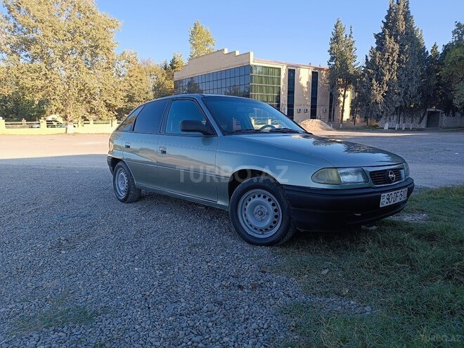 Opel Astra 1995, 525,481 km - 1.6 l - Qazax