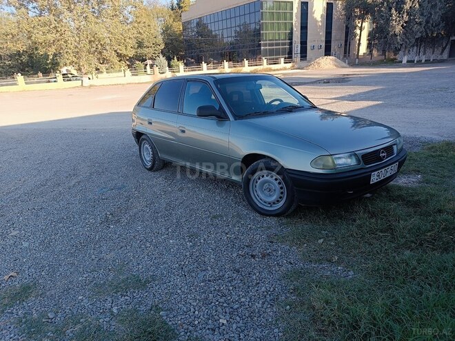 Opel Astra 1995, 525,481 km - 1.6 l - Qazax