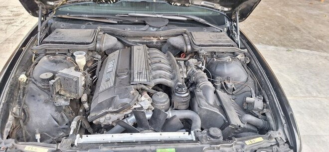 BMW 528 1998, 613,225 km - 2.8 l - Sabirabad