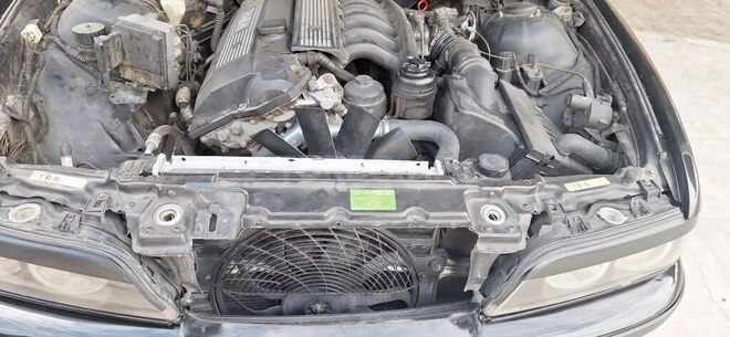 BMW 528 1998, 613,225 km - 2.8 l - Sabirabad