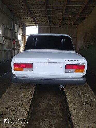 LADA (VAZ) 2107 2002, 97,000 km - 1.6 l - Salyan