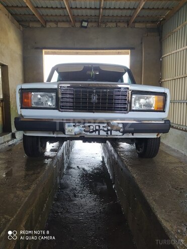 LADA (VAZ) 2107 2002, 97,000 km - 1.6 l - Salyan