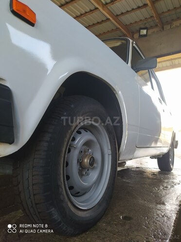 LADA (VAZ) 2107 2002, 97,000 km - 1.6 l - Salyan