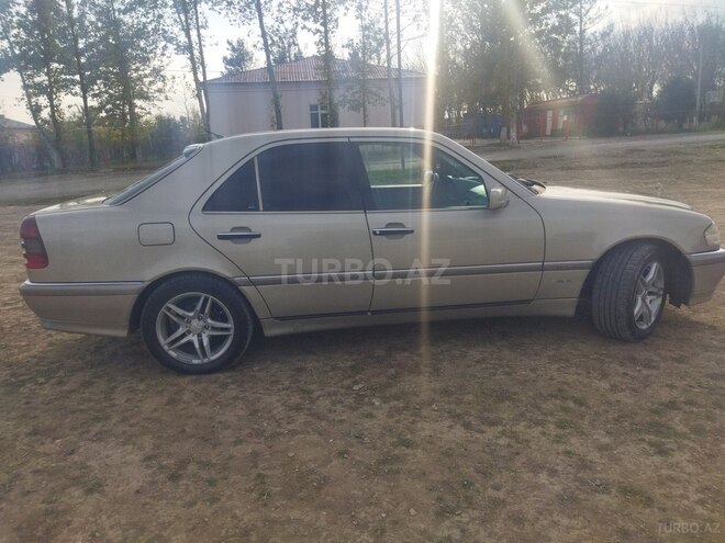 Mercedes C 220 1995, 350,000 km - 2.2 л - Bərdə