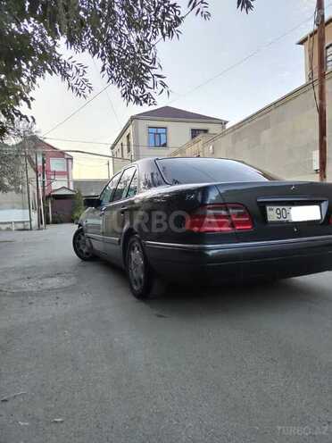 Mercedes E 280 1998, 220,000 km - 2.8 l - Bakı