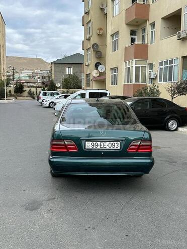 Mercedes E 220 2000, 280,000 km - 2.2 l - Bakı