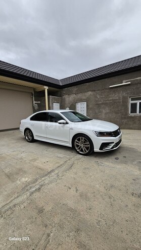 Volkswagen Passat 2016, 183,883 km - 1.8 л - Bakı