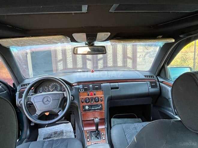 Mercedes E 200 1997, 451,023 km - 2.0 l - Quba