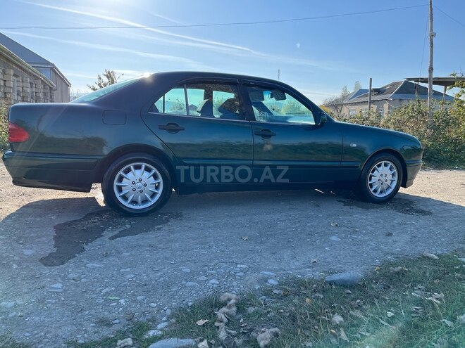 Mercedes E 200 1997, 451,023 km - 2.0 l - Quba
