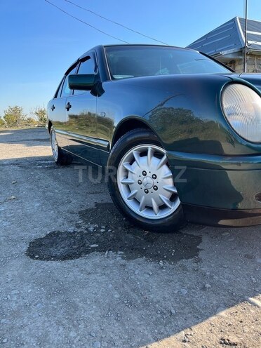 Mercedes E 200 1997, 451,023 km - 2.0 l - Quba