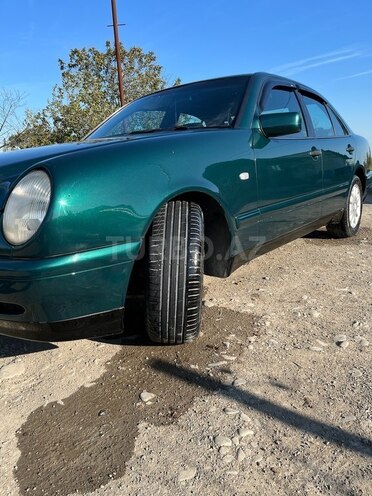 Mercedes E 200 1997, 451,023 km - 2.0 l - Quba