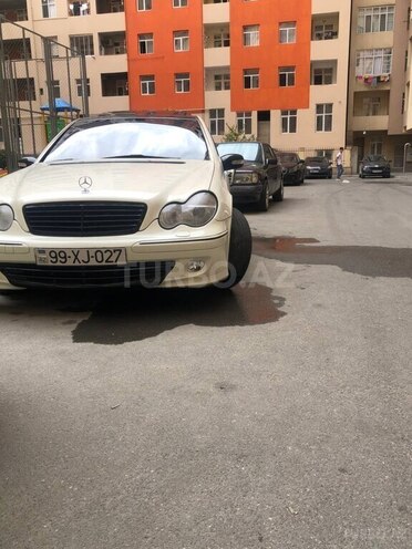 Mercedes C 240 2002, 304,000 km - 2.6 l - Bakı