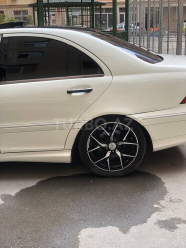 Mercedes C 240 2002, 304,000 km - 2.6 l - Bakı
