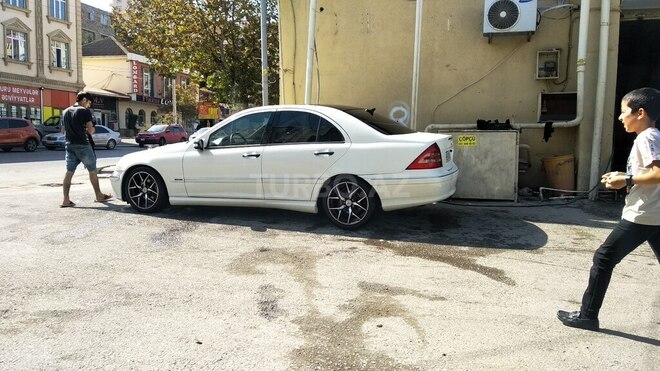Mercedes C 240 2002, 304,000 km - 2.6 l - Bakı