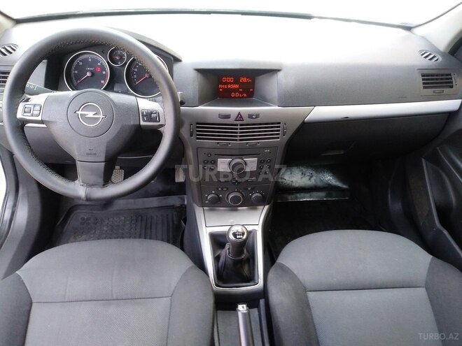 Opel Astra 2005, 205,000 km - 1.3 l - Culfa