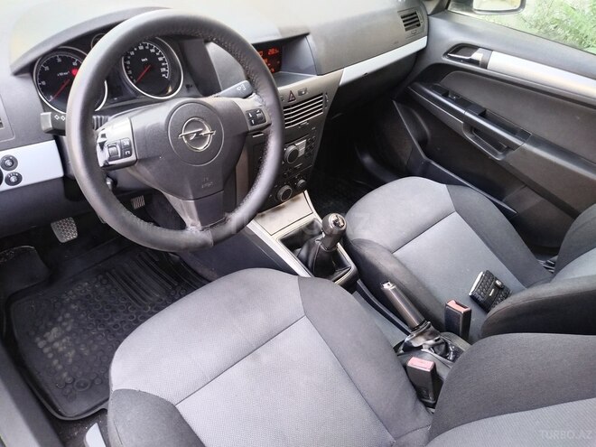 Opel Astra 2005, 205,000 km - 1.3 l - Culfa
