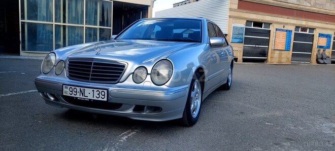 Mercedes E 240 2000, 201,800 km - 2.4 л - Bakı