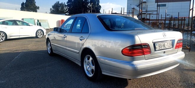 Mercedes E 240 2000, 201,800 km - 2.4 л - Bakı