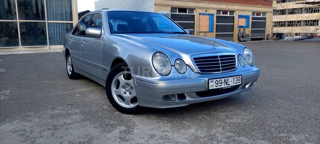Mercedes E 240 2000, 201,800 km - 2.4 л - Bakı