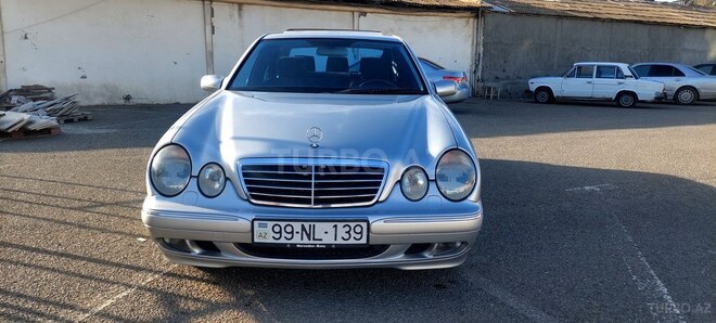 Mercedes E 240 2000, 201,800 km - 2.4 л - Bakı
