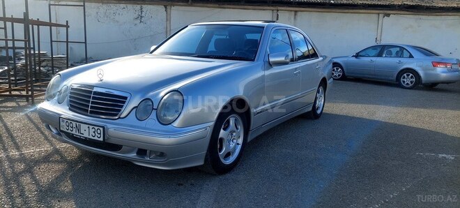 Mercedes E 240 2000, 201,800 km - 2.4 л - Bakı