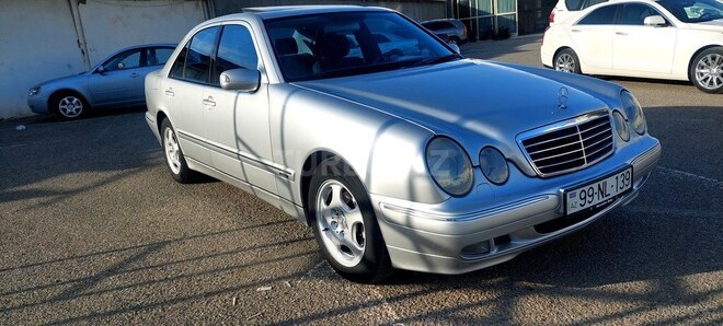 Mercedes E 240 2000, 201,800 km - 2.4 л - Bakı