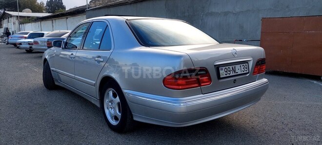 Mercedes E 240 2000, 201,800 km - 2.4 л - Bakı