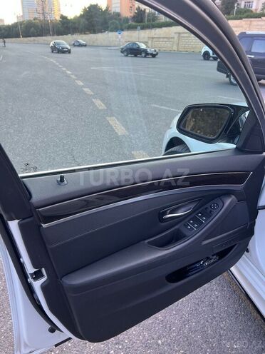 BMW 528 2013, 196,000 km - 2.0 л - Bakı