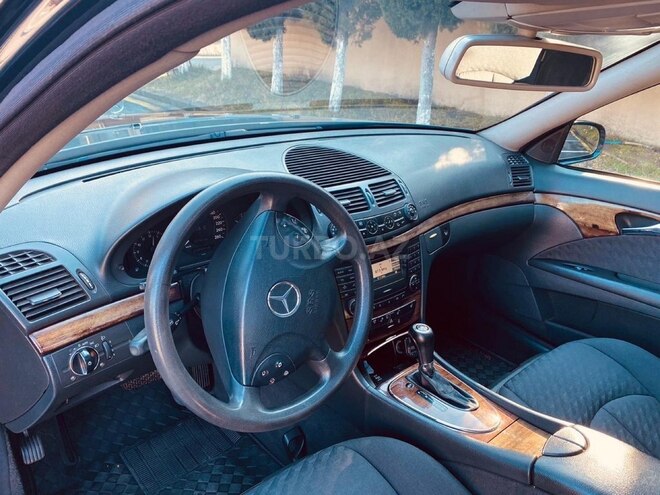 Mercedes E 240 2002, 255,000 km - 2.4 l - Bakı
