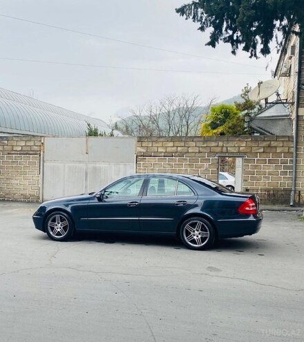 Mercedes E 240 2002, 255,000 km - 2.4 l - Bakı