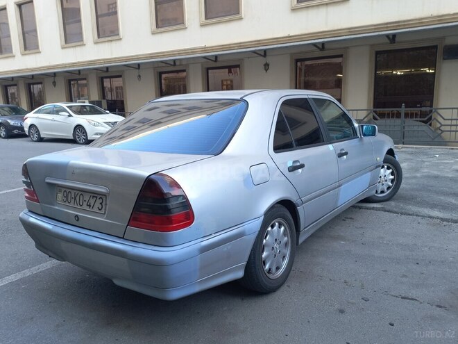 Mercedes C 220 1999, 593,384 km - 2.2 л - Sumqayıt