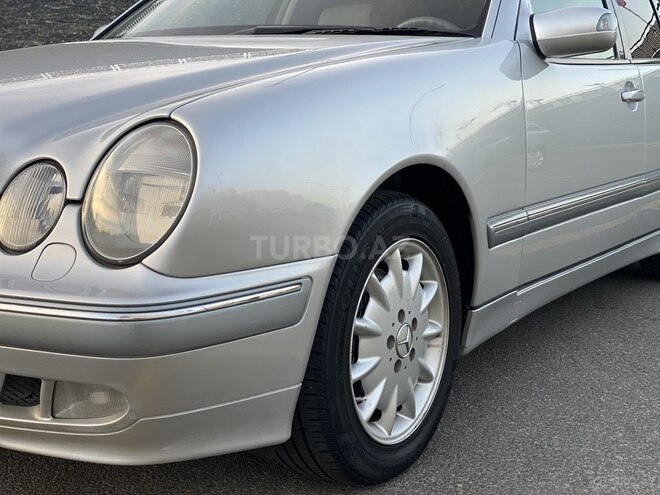 Mercedes E 280 2000, 296,000 km - 2.8 l - Bakı