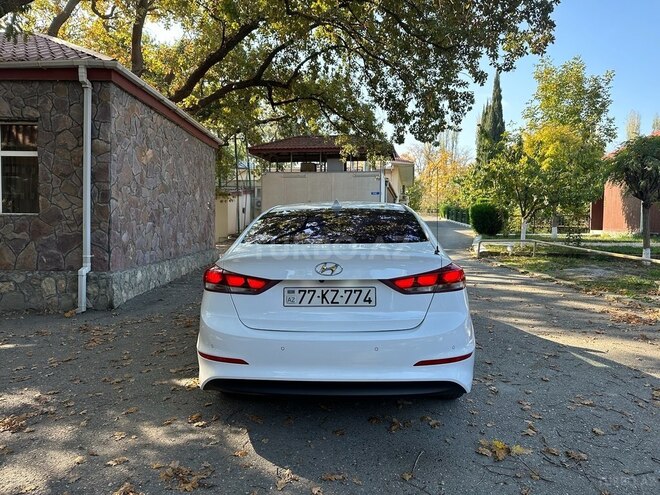 Hyundai Elantra 2015, 169,000 km - 1.6 л - Bakı