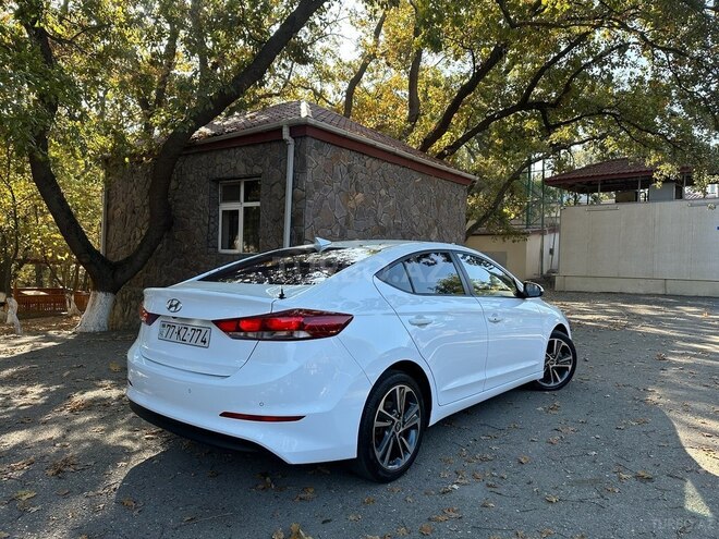 Hyundai Elantra 2015, 169,000 km - 1.6 л - Bakı