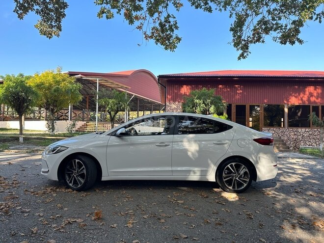 Hyundai Elantra 2015, 169,000 km - 1.6 л - Bakı