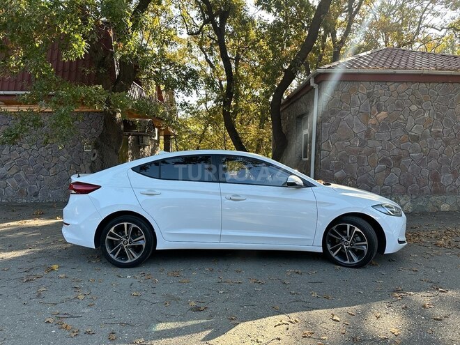 Hyundai Elantra 2015, 169,000 km - 1.6 л - Bakı