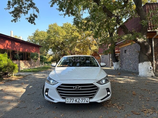 Hyundai Elantra 2015, 169,000 km - 1.6 л - Bakı