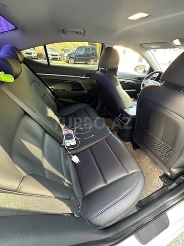Hyundai Elantra 2015, 169,000 km - 1.6 л - Bakı