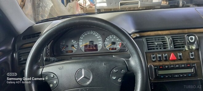Mercedes E 320 1999, 327,000 km - 3.2 l - Bakı
