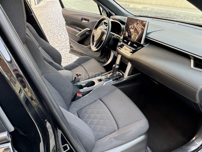 Toyota Corolla Cross 2022, 22,000 km - 2.0 л - Bakı