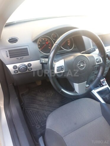 Opel Astra 2009, 180,600 km - 1.4 l - Qəbələ