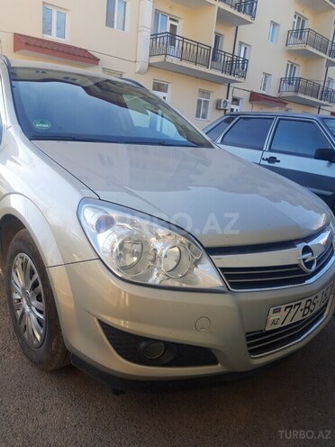 Opel Astra 2009, 180,600 km - 1.4 l - Qəbələ