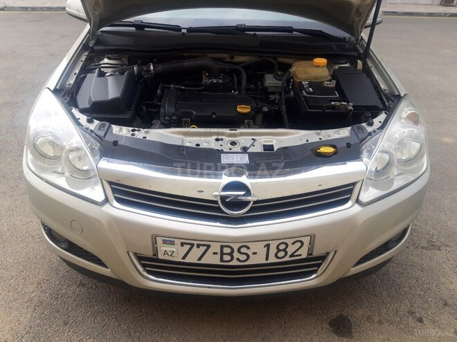 Opel Astra 2009, 180,600 km - 1.4 l - Qəbələ