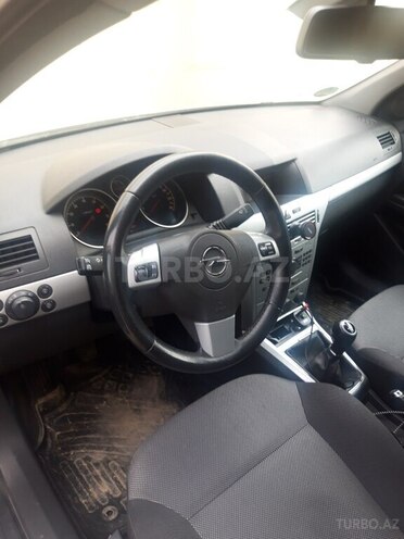 Opel Astra 2009, 180,600 km - 1.4 l - Qəbələ