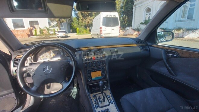 Mercedes E 240 2002, 372,000 km - 2.6 l - Lənkəran