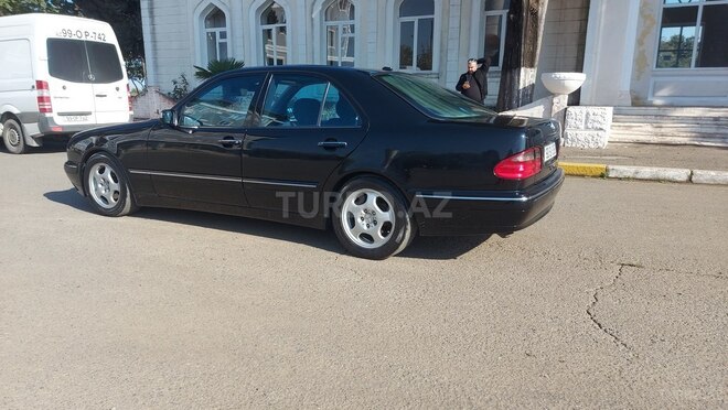 Mercedes E 240 2002, 372,000 km - 2.6 l - Lənkəran
